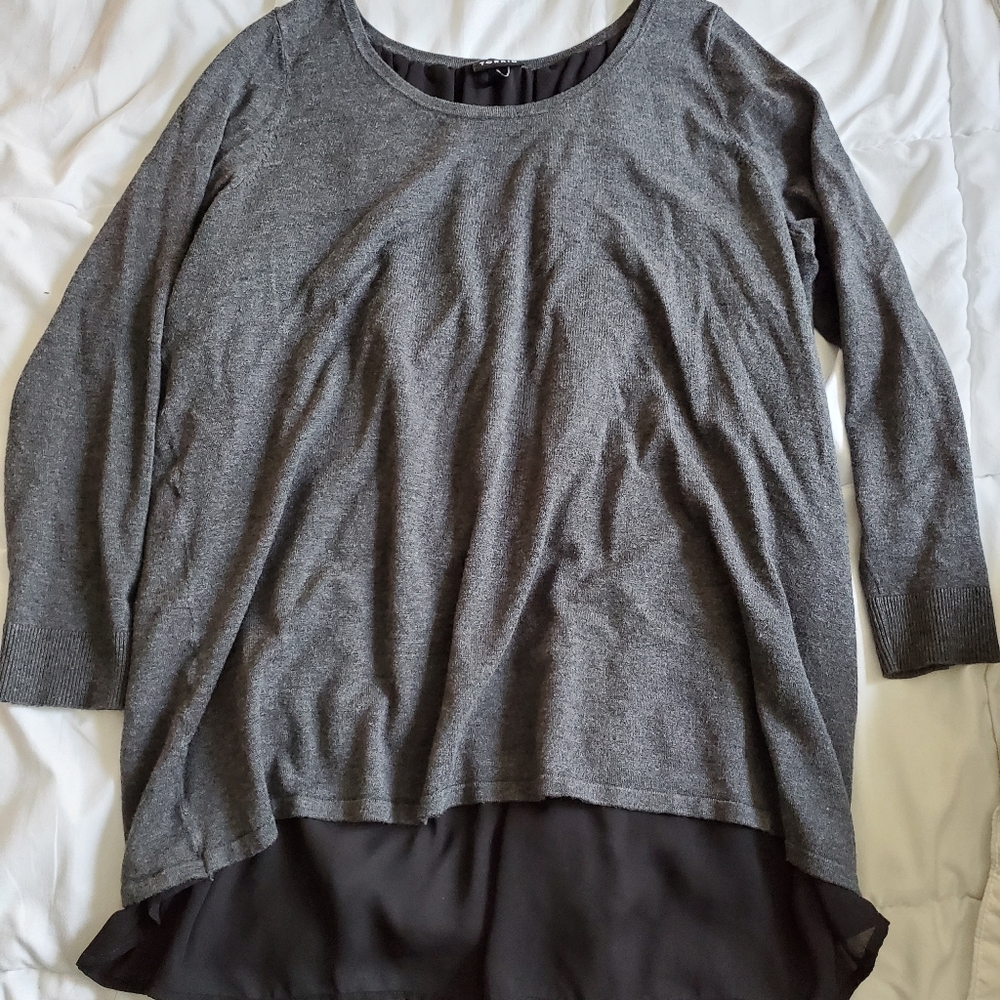 3/4 sleeve top with chiffon and zipper back